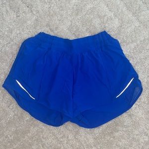 Lululemon Hotty hot low rise shorts 4”